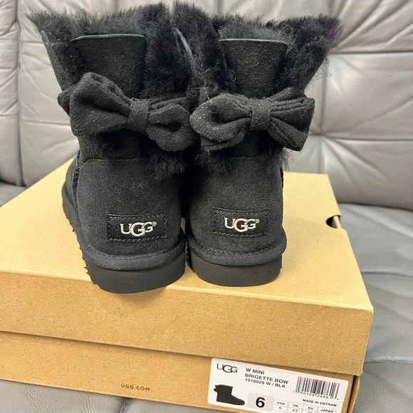 UGG BRIGETTE MINI BAILEY BOW KNIT BLACK SUEDE FUR BOOTS SIZE US